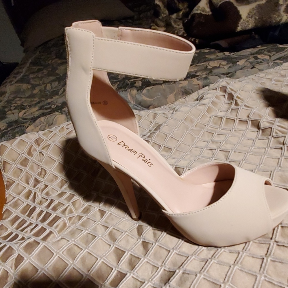 Platform High Heels - Picture 3 of 4